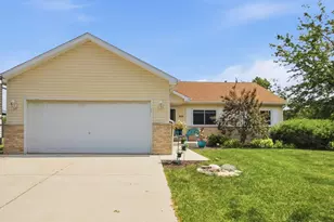 806 Edgerton Dr, Joliet, IL 60435 - Photo 1