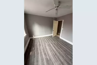 7621 S Saint Lawrence Avenue, Chicago, IL 60619 - Photo 21