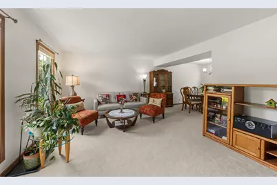 882 Aspen Drive, Lombard, IL 60148 - Photo 3