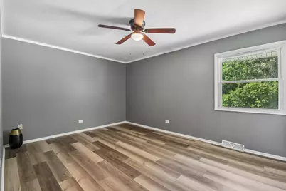 151 E Maple Drive, Glenwood, IL 60425 - Photo 17