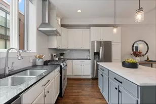 2009 N Hoyne Ave, Chicago, IL 60647 - Photo 13
