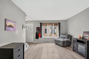 613 E 3rd St, Lockport, IL 60441 - Photo 13