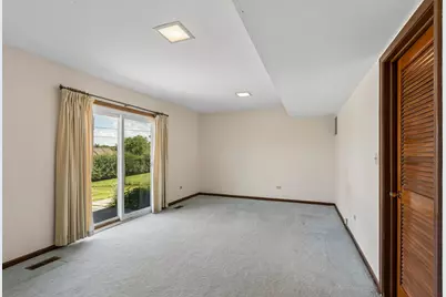1105 E Point Drive, Schaumburg, IL 60193 - Photo 9