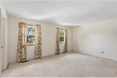 1105 E Point Drive, Schaumburg, IL 60193 - Photo 13