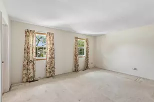 1105 E Point Dr, Schaumburg, IL 60193 - Photo 13