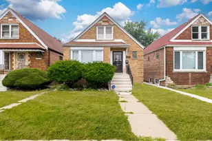 8918 S Merrill Ave, Chicago, IL 60617 - Photo 1
