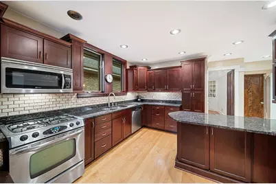 2617 W Lunt Avenue, Chicago, IL 60645 - Photo 9