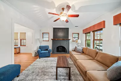 2617 W Lunt Avenue, Chicago, IL 60645 - Photo 3