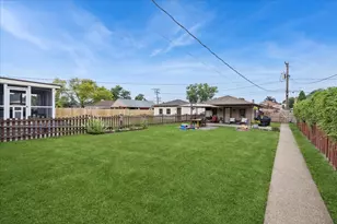 8936 W Forestview Ave, North Riverside, IL 60546 - Photo 17
