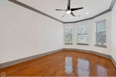 438 E 45th Place, Chicago, IL 60653 - Photo 7