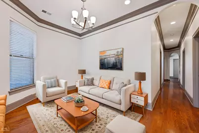 438 E 45th Place, Chicago, IL 60653 - Photo 5