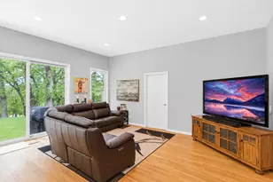 4 Far Hills Rd, Barrington Hills, IL 60010 - Photo 25