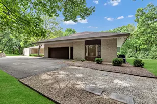 4 Far Hills Rd, Barrington Hills, IL 60010 - Photo 9