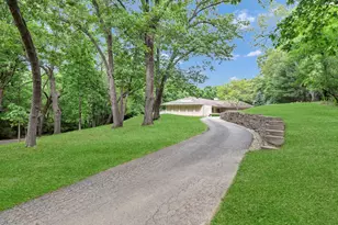 4 Far Hills Rd, Barrington Hills, IL 60010 - Photo 5