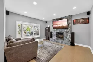 24 W Berkley Dr, Arlington Heights, IL 60004 - Photo 25
