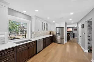 24 W Berkley Dr, Arlington Heights, IL 60004 - Photo 13