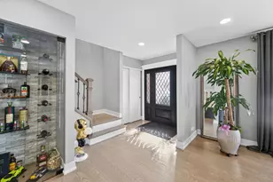 24 W Berkley Dr, Arlington Heights, IL 60004 - Photo 5