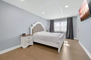 24 W Berkley Dr, Arlington Heights, IL 60004 - Photo 33