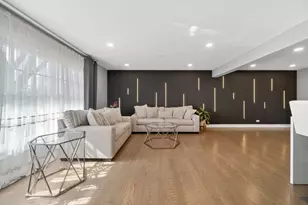 24 W Berkley Dr, Arlington Heights, IL 60004 - Photo 15