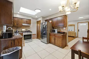 8612 Carriage Ln, Tinley Park, IL 60487 - Photo 21