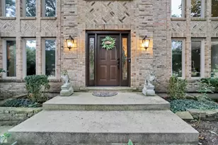 985 Chapel Ct N, Glen Ellyn, IL 60137 - Photo 3