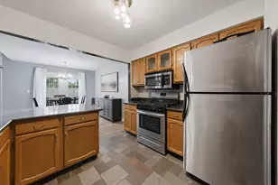 125 S Atherton Ct, Bloomingdale, IL 60108 - Photo 7