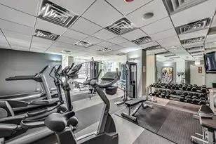 2930 N Sheridan Rd, Chicago, IL 60657 - Photo 15