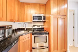 2930 N Sheridan Rd, Chicago, IL 60657 - Photo 9