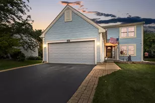 832 Fox Chase Dr, Round Lake Beach, IL 60073 - Photo 1