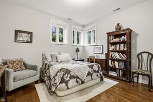 1310 W Roscoe St, Chicago, IL 60657 - Photo 27