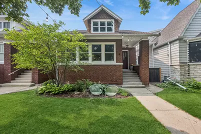 5227 W Berteau Avenue, Chicago, IL 60641 - Photo 1