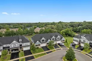641 Bourbon Ct, Naperville, IL 60565 - Photo 29