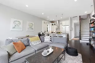 1817 W Iowa Ave, Chicago, IL 60622 - Photo 9