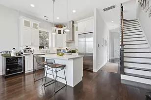 1817 W Iowa Ave, Chicago, IL 60622 - Photo 5