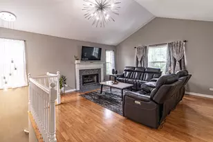 1228 Orleans Dr, Mundelein, IL 60060 - Photo 3