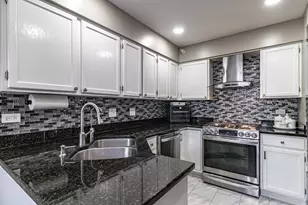 1228 Orleans Dr, Mundelein, IL 60060 - Photo 9