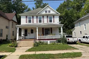 1124 S State Ave, Freeport, IL 61032 - Photo 1