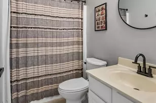 433 Tiverton St, Elgin, IL 60124 - Photo 11