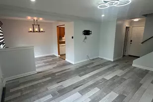 5700 Dutch Mill Ct, Hanover Park, IL 60133 - Photo 3