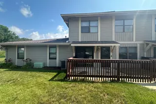 5700 Dutch Mill Ct, Hanover Park, IL 60133 - Photo 1