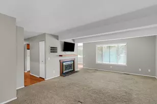 2138 Harbor Town Cir, Champaign, IL 61821 - Photo 11