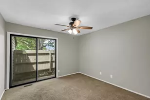2138 Harbor Town Cir, Champaign, IL 61821 - Photo 19