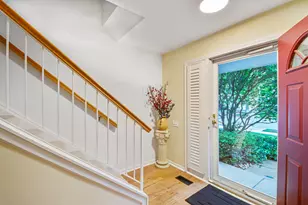 627 N Charter Hall Dr, Palatine, IL 60067 - Photo 5