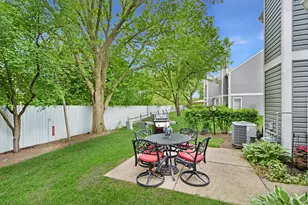 627 N Charter Hall Dr, Palatine, IL 60067 - Photo 27
