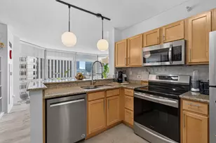 222 N Columbus Dr, Chicago, IL 60601 - Photo 7