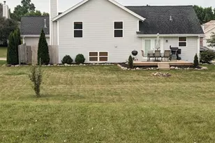 12399 Barberry Dr, Winnebago, IL 61088 - Photo 3
