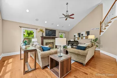 320 N Waynes Court, Palatine, IL 60067 - Photo 9