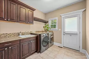 320 N Waynes Ct, Palatine, IL 60067 - Photo 39