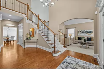 320 N Waynes Court, Palatine, IL 60067 - Photo 3