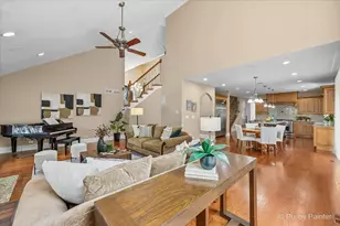 320 N Waynes Ct, Palatine, IL 60067 - Photo 11